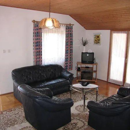 Schmidt Apartamento Balatonfenyves